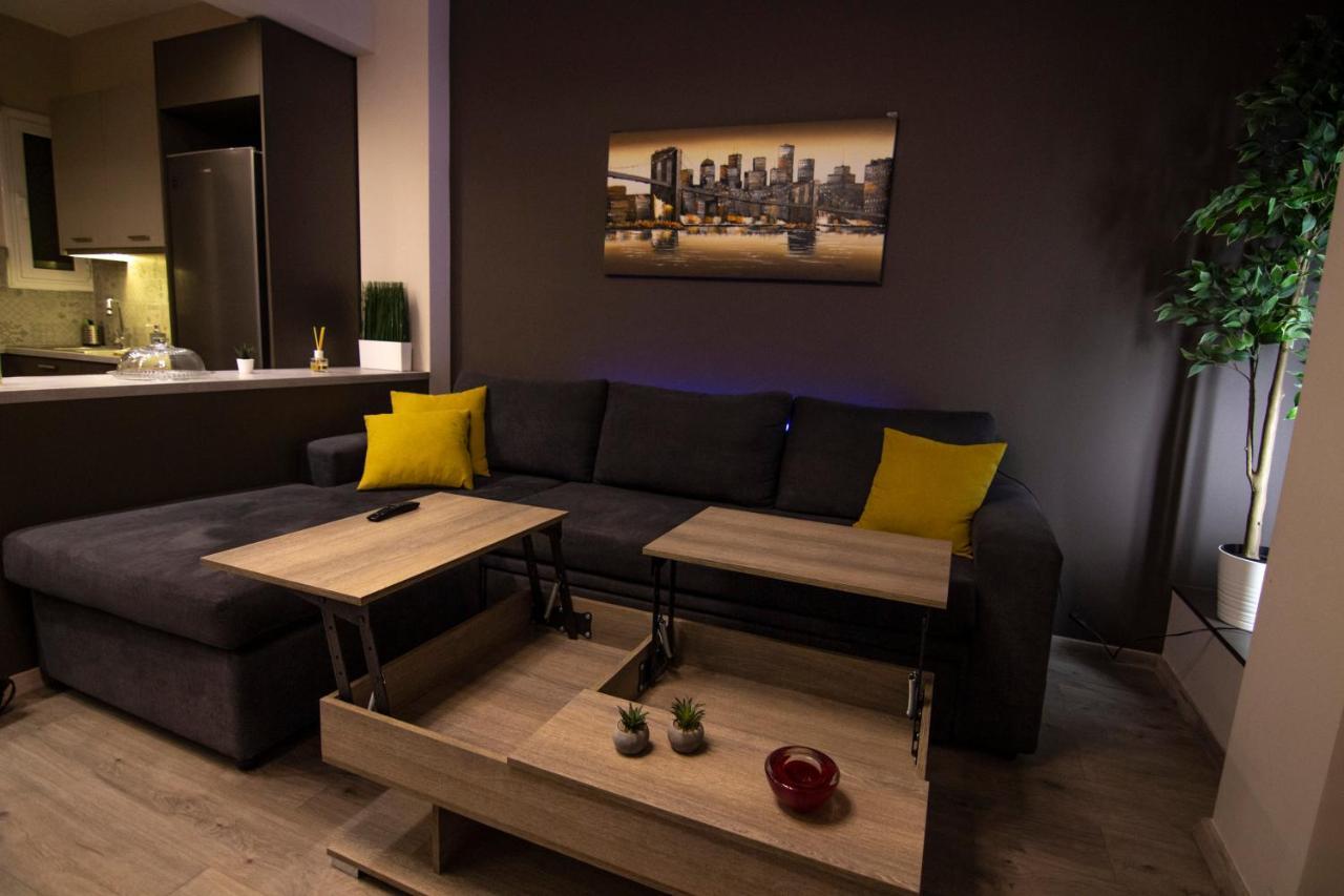 Luxury Apartment 10' From The Center! Athens Exterior photo